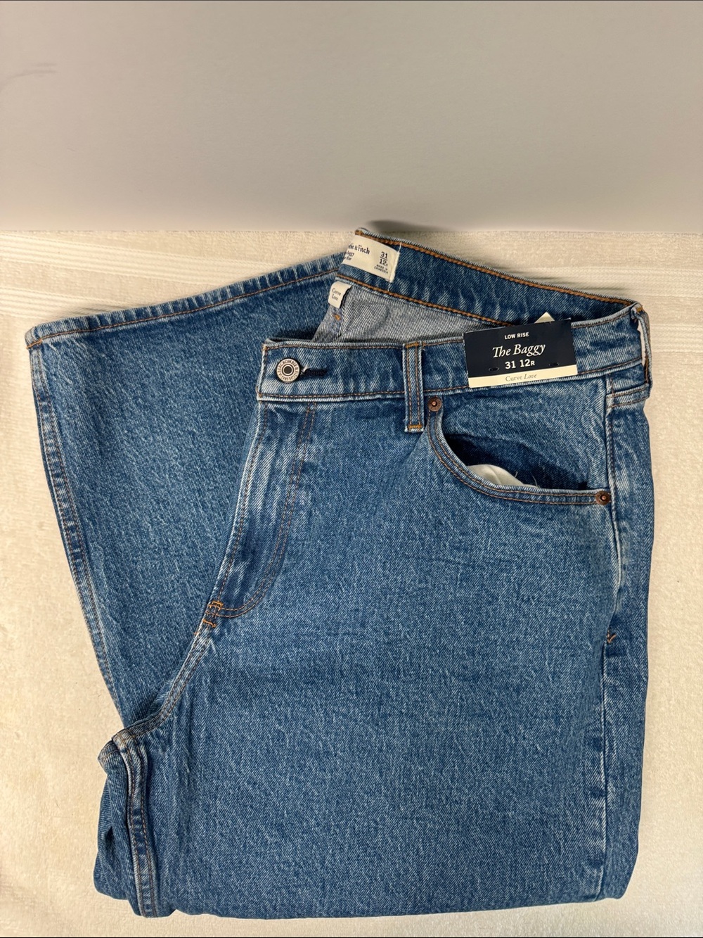 Abercrombie & Fitch Women’s Curve Love The Baggy Low Rise Blue Jeans Size 31/12 - Picture 2 of 12